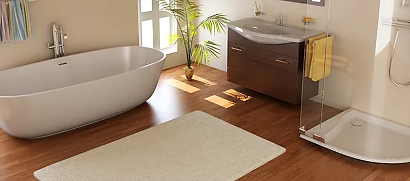 Salle de bains avec parquet et meuble de vasque
